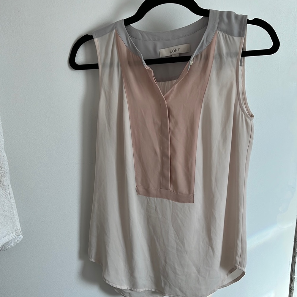 LOFT XS button sleeveless blouse